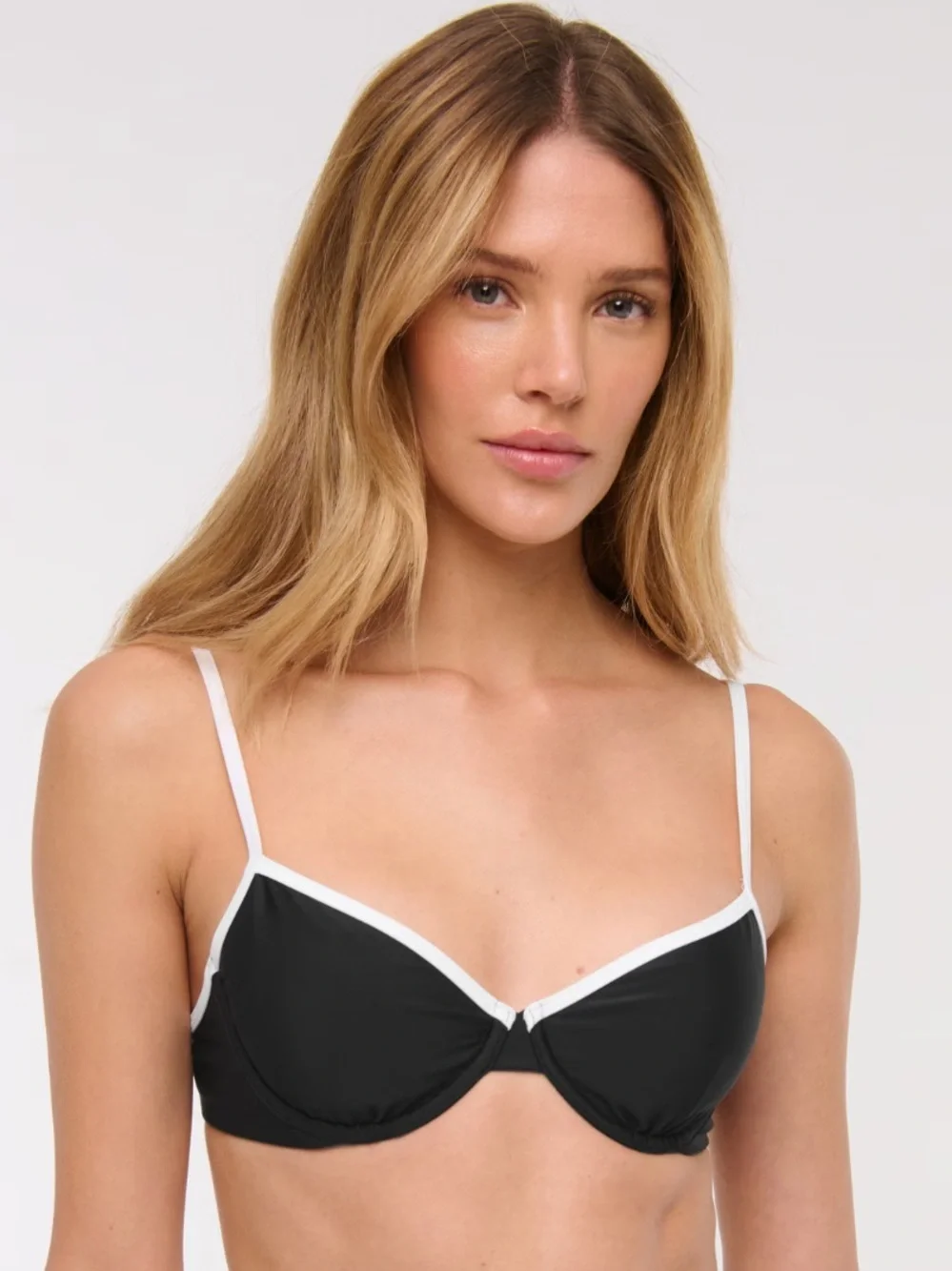Abercrombie & Fitch 90s Clean Black and White Underwire Swimsuit Bikini Top